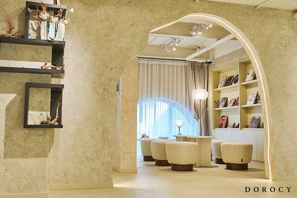 종로에 새 둥지를 튼 도로시는 쇼룸에도 많은 공을 들였다. 고객이 머물러 있는 동안 편안함을 느낄 수 있도록 오브제부터 작은 디퓨저까지&nbsp;신중히 배치했다. /도로시주얼리