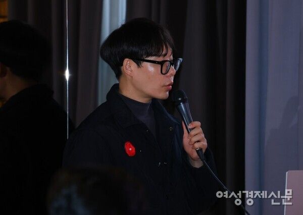 박세헌 월곡주얼리산업연구소 선임 연구원이&nbsp;'2024 주얼리 페스타'에서&nbsp;'K-주얼리의 현재와 미래'를 주제로 기조 발제하고 있다. /류빈 기자