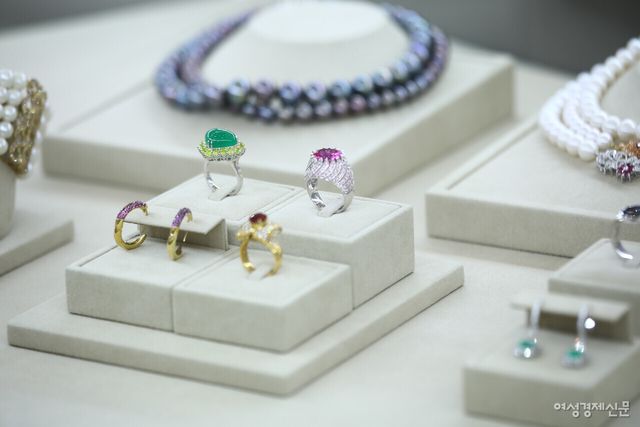 제이딘의 주얼리 제품들 /류빈 기자