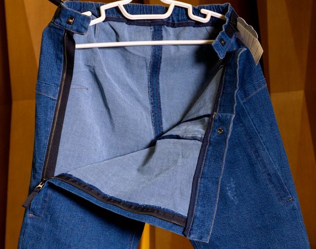 필덤의 '반지퍼 바지' /김하영