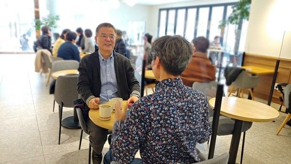 시를 노래하는 가곡의 밤을 준비하는 강석우 씨/ 초빙기자 한형철