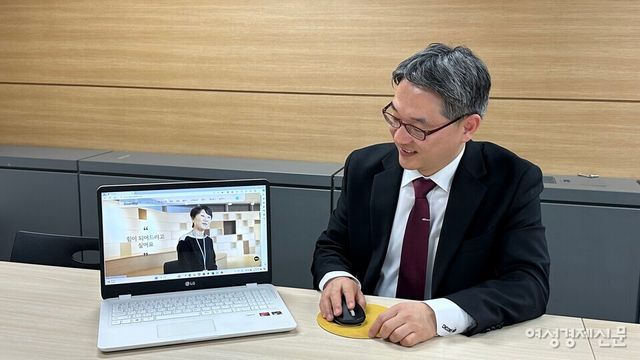 15일 병원 동행 서비스 플랫폼 '고위드유'와 '네츠모빌리티'를 개발한 김원종 메이븐플러스 대표를 만났다. /김정수 기자