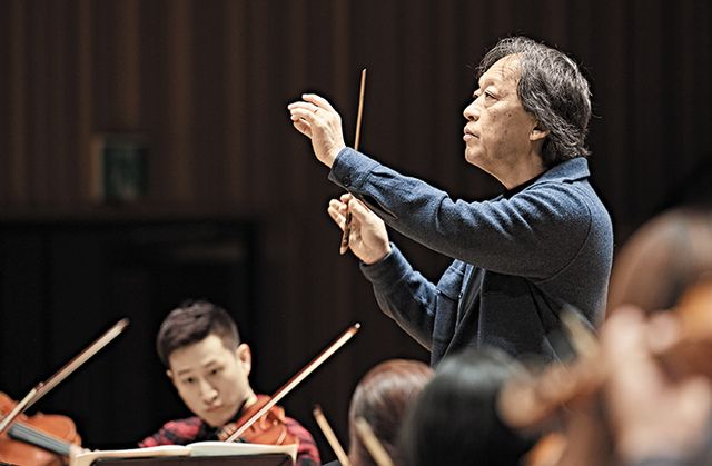 KBS교향악단의 차기 음악 감독으로 유력한 지휘자 정명훈 지휘자. 1998년에도 이 악단을 이끈 적이 있어서 26년 만의 ‘친정 복귀’가 된다. /롯데콘서트홀