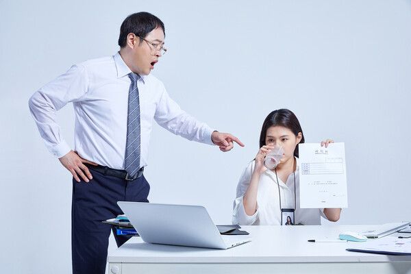 우리에겐 누구나 청개구리 심보가 있다. 하려고 했던 일도 누가 시키면 하기 싫어지고, 하지 말라고 하면 더 하고 싶어지는 이 흥미로운 마음의 정체는 무엇일까? /게티이미지뱅크