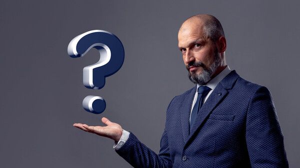 상대방을 진정으로 변화시키고 싶은가? 그렇다면 명령이라는 낡고 쉬운 도구의 유혹을 참고, 대신 질문이라는 가장 강력하고 현명한 열쇠를 사용해 보자. /게티이미지뱅크