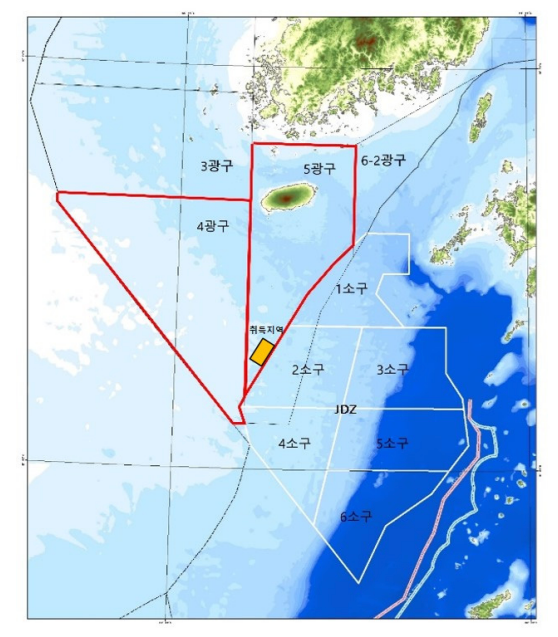 한국석유공사의 JDZ 인접수역 탐사 현황. 한국석유공사는 2022년 4월 남해대륙붕 제4광구와 제5광구 조광권을 확보한 뒤 같은 해 8월 5광구 내 JDZ 인접지역에서 3D 탄성파자료를 취득한 바 있다. / 자료: 한국석유공사, ｢4/5광구 탐사 현황｣, 국회입법조사처 제출자료