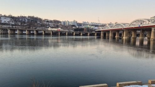 입춘에 시작한 한파가 일주일 동안 이어지며 한강이 얼어붙었다. /연합뉴스