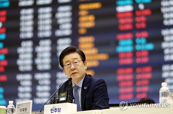 더불어민주당 이재명 대표가 2024년 11월 서울 여의도 한국거래소에서 열린 대한민국 주식시장 활성화TF 현장 간담회에서 발언하고 있다. /연합뉴스