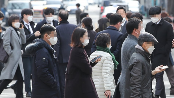 경제적 여유가 없는 상황이 계층 갈등을 부추기고 있다. /연합뉴스