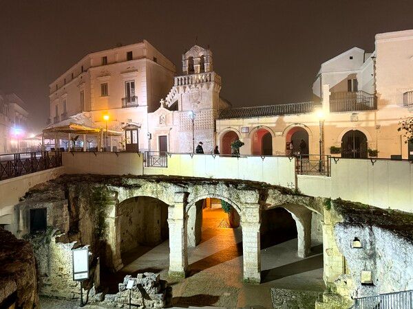 마테라 물리노 광장 지하동굴 입구 /전동수