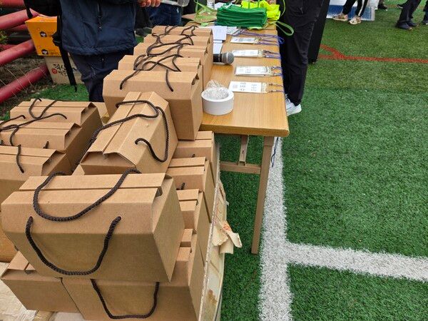 참가 기념품도 나눠주고 /박종섭