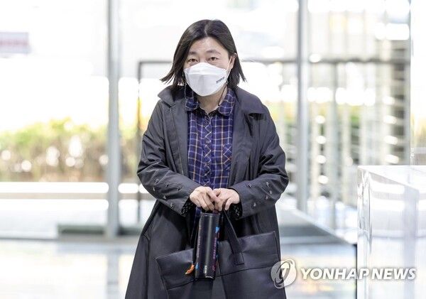 임은정 부장검사가 진정인 조사를 받기 위해 1일 오후 서울 중구 국가인권위원회로 출석하고 있다. /연합뉴스