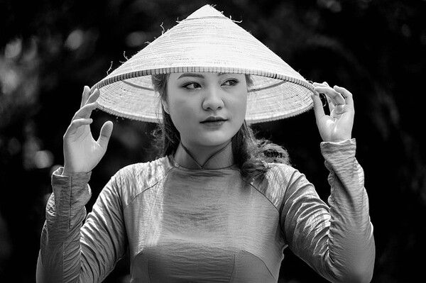 모자의 기능성은 햇볕으로부터 머리와 얼굴을 지키게 하고, 챙이 더 넓으면 비가 오는 날 우산을 대신하기도 한다. 물론 패션 감각도 뒤떨어지지 않아야 하는 건 물론이다. /김정관