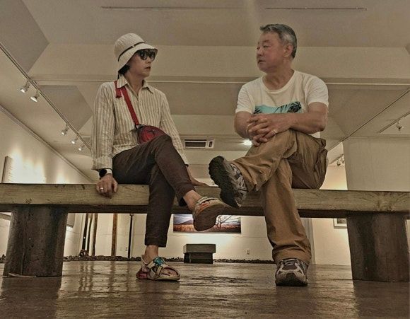 김영갑 갤러리에서의 우리 부부 셀카 /한익종