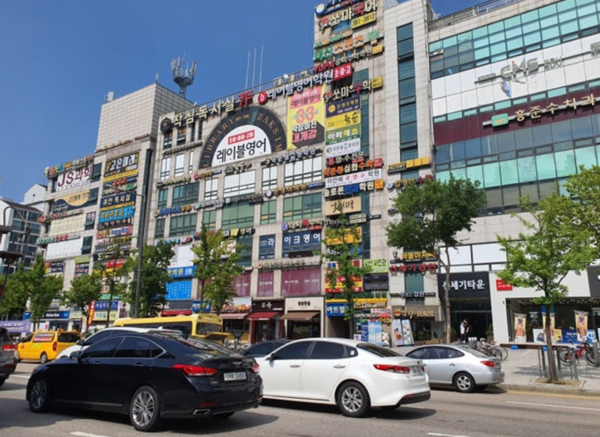 수도권의 한 학원가. /CCL