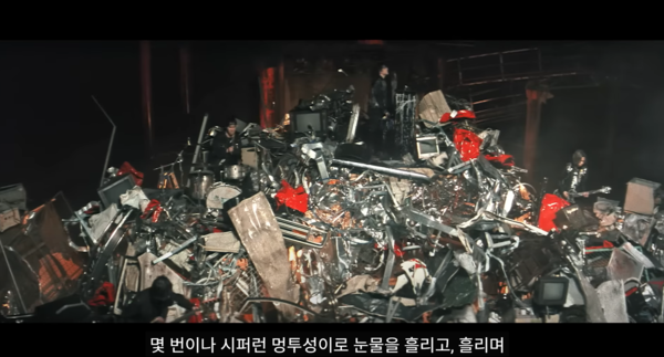 일본 4인조 밴드 Official髭男dism(오피셜히게단디즘)의 곡 'Cry Baby' 공식 뮤직비디오. /Official髭男dism 공식 유튜브 채널 캡처