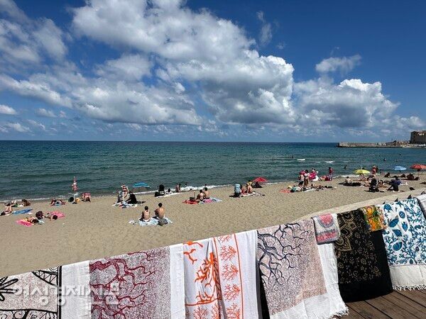 영화 시네마 천국의 촬영지로 유명한 체팔루(Cefalù) 해변 /사진=박재희