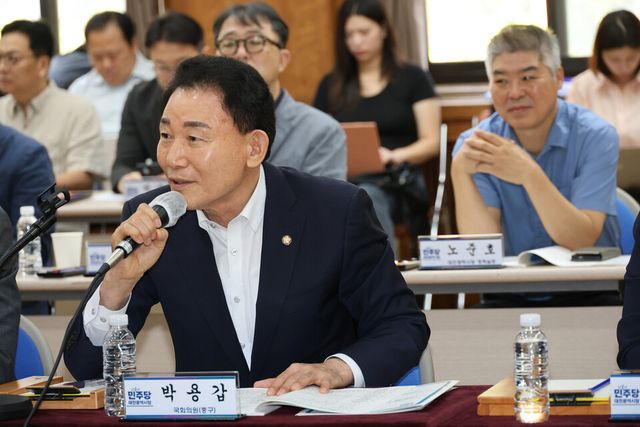 발언하는 박용갑[연합뉴스 자료사진]