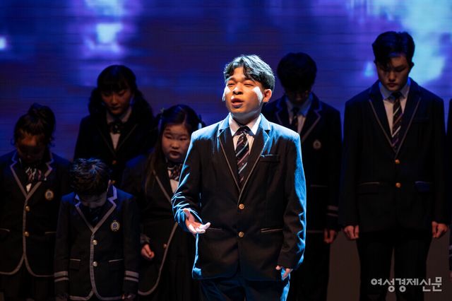 연골무형성증을 가진 황주은 단원은 고등학교 2학년 무렵 성악을 하기로 결심했으며 학부에서 성악을 전공했다. 현재 대학원은 오페라 전공으로 이어가고 있다. 향후 유학과 대학 교수의 꿈도 밝혔다. /한국희귀·난치성질환연합회 제공