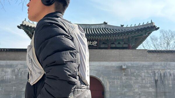 러닝 조끼를 착용한 모습 /권혁주