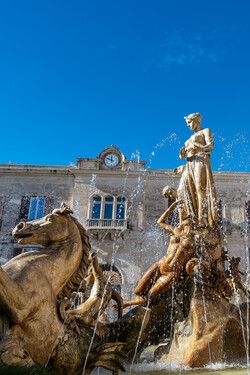 아르키메데스 스퀘어에 있는 디아나 분수 /게티이미지뱅크