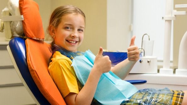 치과는 오늘의 병만을 치료하는 곳이 아니다. 어쩌면 10년 뒤, 20년 뒤의 마음을 준비하는 공간이다. 한 사람의 평생 구강 건강의 출발점이자 의료에 대한 태도가 형성되는 첫 장면일지도 모른다. /게티이미지뱅크