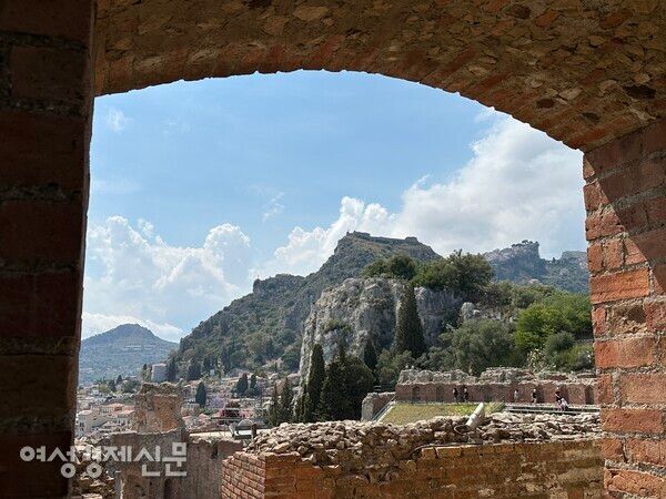 자연으로 무대를 연출하는 타오르미나 극장 /사진=박재희