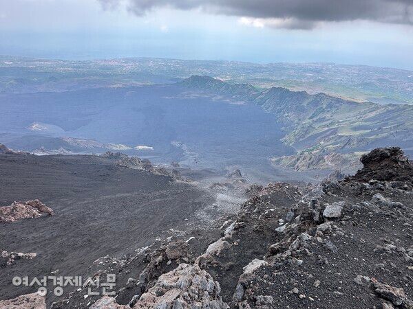 에트나 화산에는 300개가 넘는 분화구가 있다. /사진=박재희