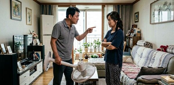 남편은 자신의 명령 “회사에서 잠깐 나와서 맡겨!”를 떠올립니다. 나는 어떤 이유로 아내에게 명령했을까? 내가 말하면 아내가 당연히 들어야 한다고 생각을 한 것일까? AI로 생성한 이미지 /제미나이 나노바나나