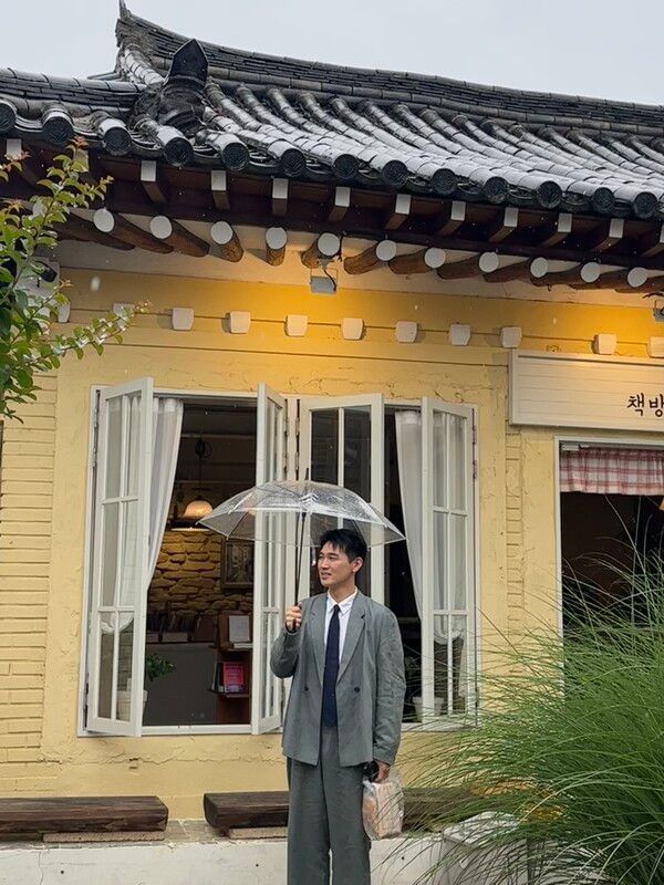 여름에 입기 좋은 린넨 수트 /권혁주