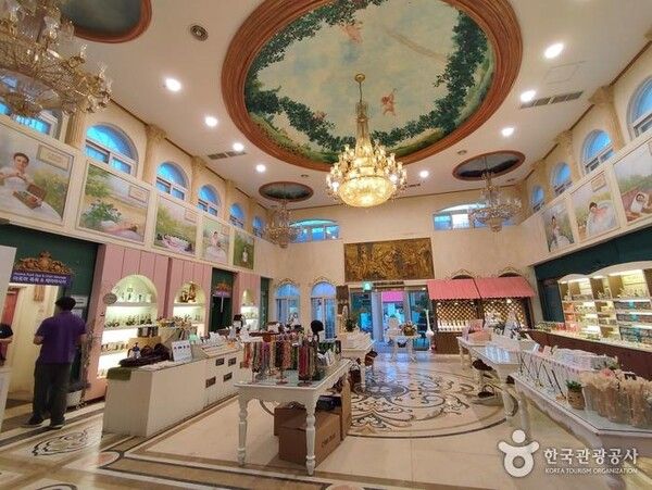 경기도여행, 허브아일랜드 핑크뮬리축제 (사진출처=한국관광공사)