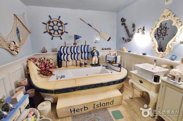 경기도여행, 허브아일랜드 핑크뮬리축제 (사진출처=한국관광공사)