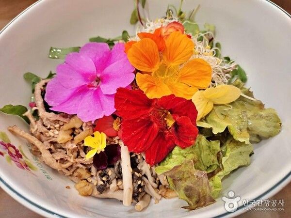 경기도여행, 허브아일랜드 핑크뮬리축제 (사진출처=한국관광공사)