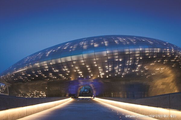 서울여행 동대문디자인플라자 야경 (사진출처=한국관광공사, 서울디자인재단)