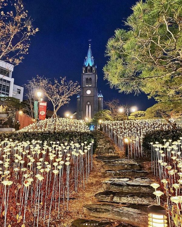 서울 명동대성당 (사진출처=한국관광공사)