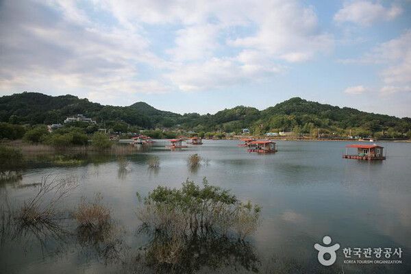 예산여행, 느린호수길에서 본 예당호 풍경 (사진출처=한국관광공사)