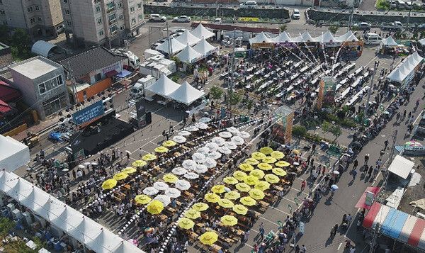 예산시장에 마련된 예산맥주페스티벌 (사진출처=예산군)