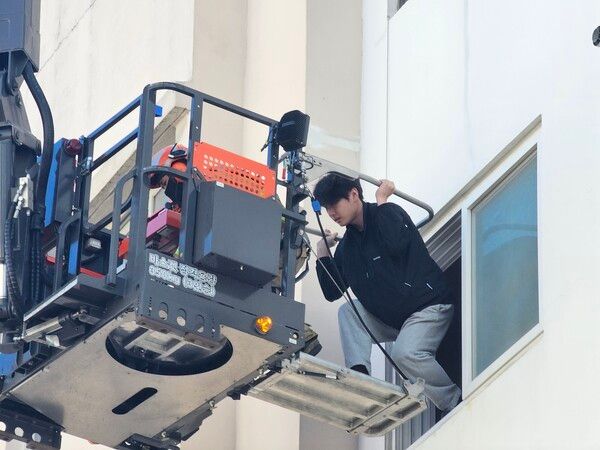 대전대덕소방서(서장 김종화)는 29일 대덕구 홍도동 소재 철거예정 건물을 활용한 재난대응 가상화재 훈련을 실시했다. (사진=전우용 기자)