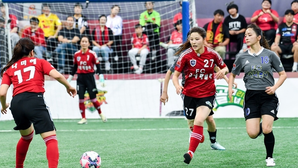 '골때녀' 국대패밀리 VS 아나콘다 / SBS 제공