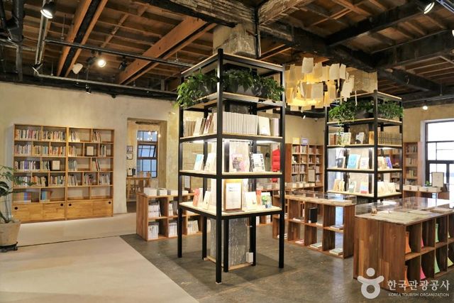 부산 초량육미거리 미식 탐방(사진=한국관광공사 제공)