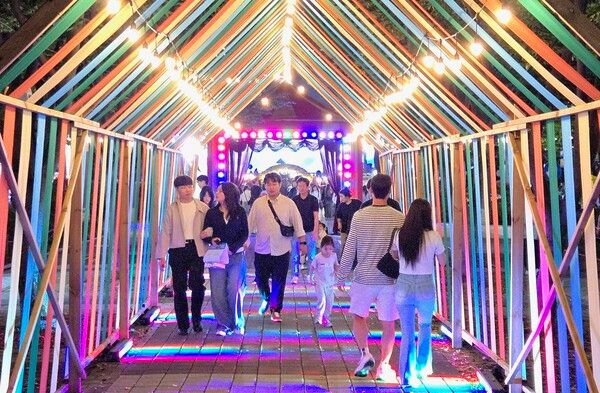 대전 서구 샘머리공원과 보라매공원 일대가 2025 아트페스티벌 축제를 찾은 시민들로 북적이고 있다. (사진=대전 서구 제공)