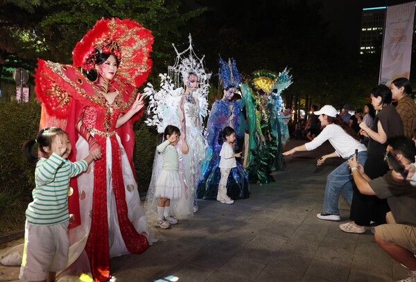 대전 서구 샘머리공원과 보라매공원 일대가 2025 아트페스티벌 축제를 찾은 시민들로 북적이고 있다. (사진=대전 서구 제공)