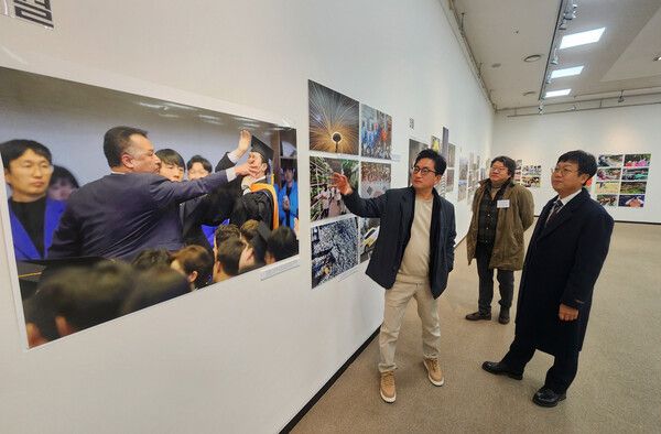 '2024 대전·충남 보도사진전'이 6일 대전시청 1층 전시실에서 개막, 오는 11일까지 열린다. (사진=전우용 기자)