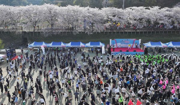 2025 대청호 벚꽃길 마라톤대회 인구늘리기 캠페인 (사진=동구 제공)