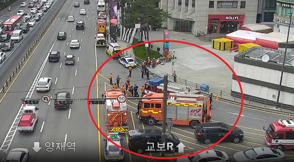 서울 강남역 2호선 투신, 자살 소동 / 경찰청 UTIC 영상 캡쳐&nbsp;