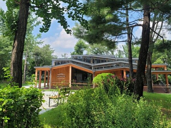 오동 숲속도서관&nbsp; / 관광공사 제공