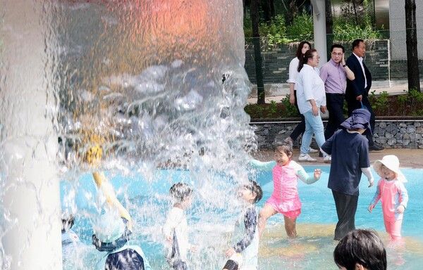 물놀이장을 찾은 어린이들이 시원하게 물놀이를 즐기고 있다. (사진=대전 동구 제공)