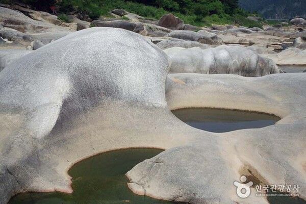 요선암 돌개구멍 / 한국관광공사 제공&nbsp;