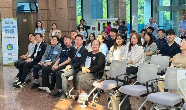정보통신기획평가원(원장 홍진배, 이하 ‘IITP’)은 6월 29일(월) IITP본원에서 대전·세종 지역 사회적경제기업의 공공판로 개척을 지원하기 위한 「가치있는 구매, 함께 여는 공공판로」 행사를 개최했다.