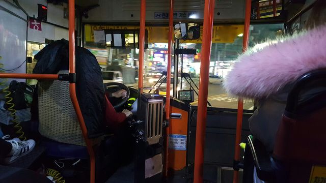 가사관리사&nbsp;이어…서울시 마을버스 '외국인 기사' 도입 추진[연합뉴스]